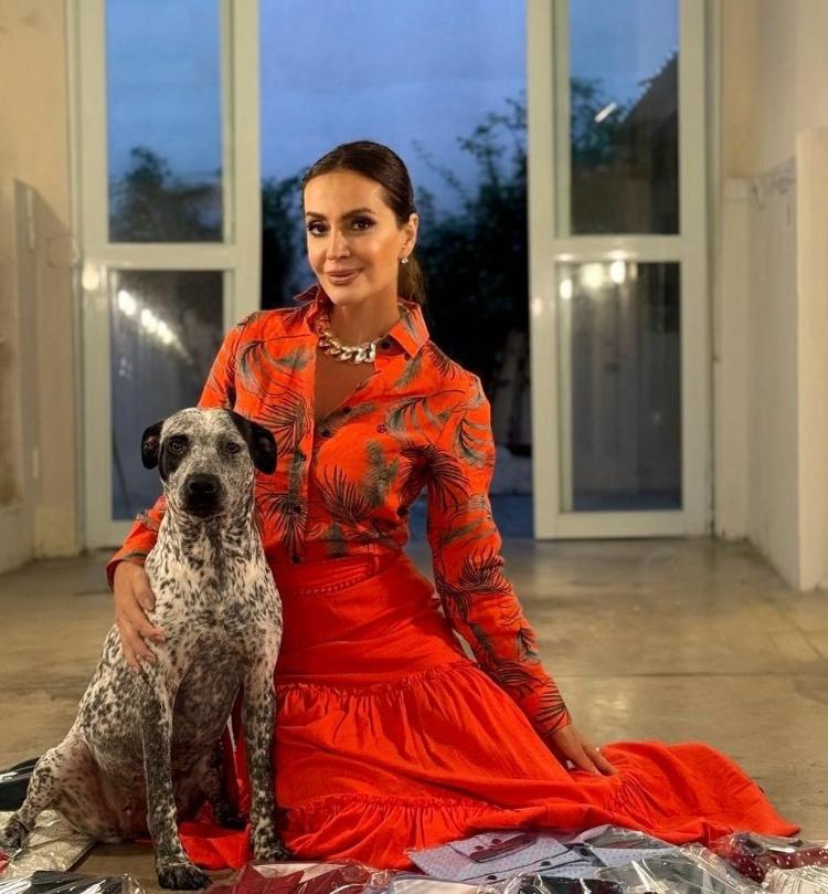 Claudia Métne Claudia Métne