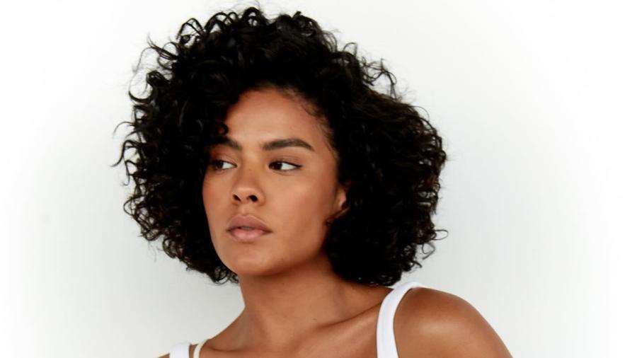 Bella Campos faz procedimento estético