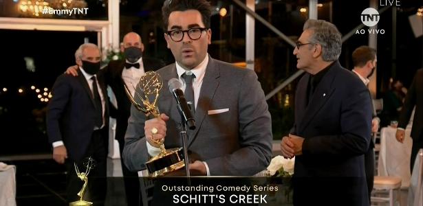 Premiação nos EUA | 'Schitt's Creek' é eleita melhor comédia, leva outros 6 prêmios e bate recorde no Emmy