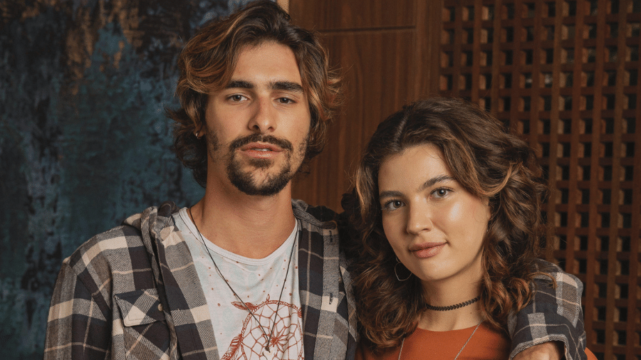 Cristiano (Bruno Montaleone) e Michele (Alanis Guillen) em "Mania de Você" - Manoella Mello/Globo