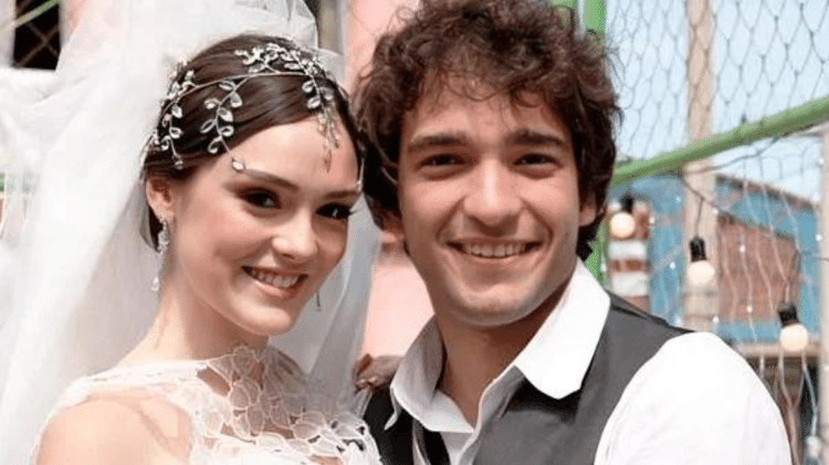 Cida (Isabelle Drummond) e Elano (Humberto Carrão) se casam em 'Cheias de Charme'