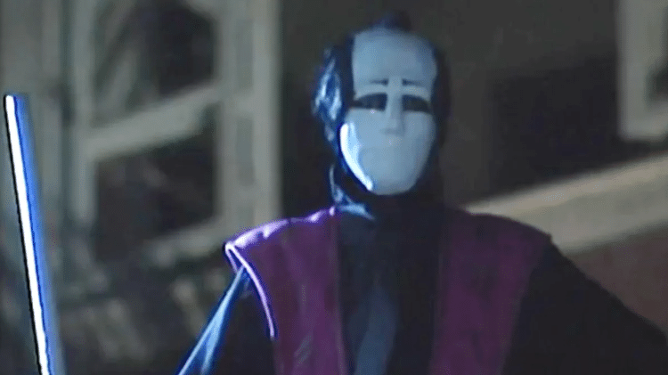 Mascarado (Breno Moroni) ressurge no último capítulo de 'A Viagem'