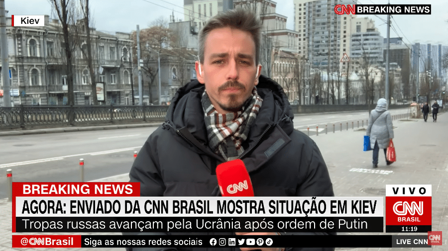 O jornalista Mathias Brotero, da CNN Brasil, relatou ao vivo ter escutado explosões em Kiev, na Ucrânia - Reprodução / YouTube / CNN Brasil