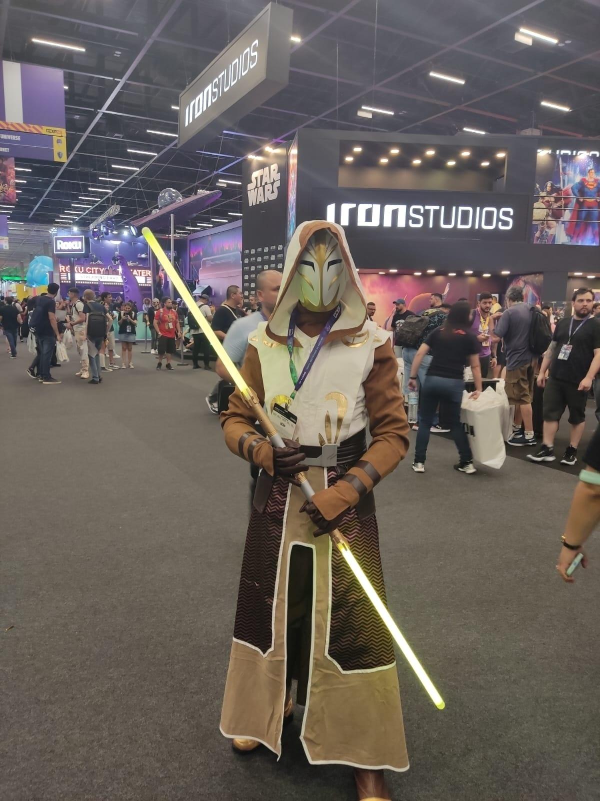 Cosplayer curte primeiro dia de CCXP 2023 - André Zuliani;/Splash