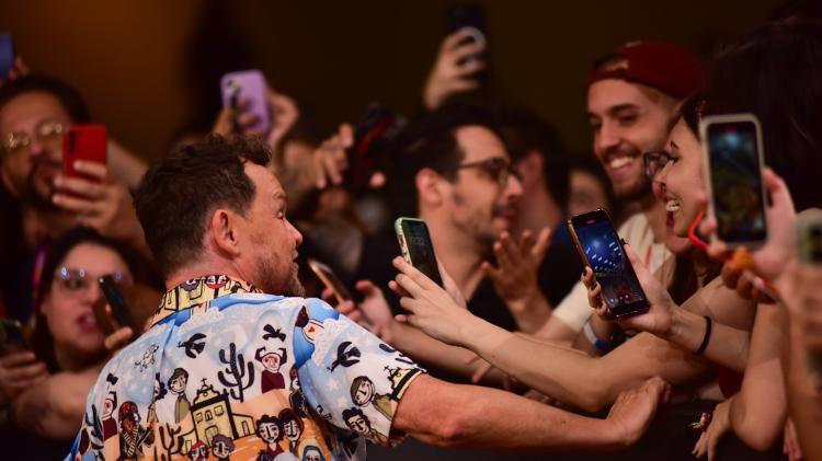 Matheus Nachtergaele com os fãs na CCXP