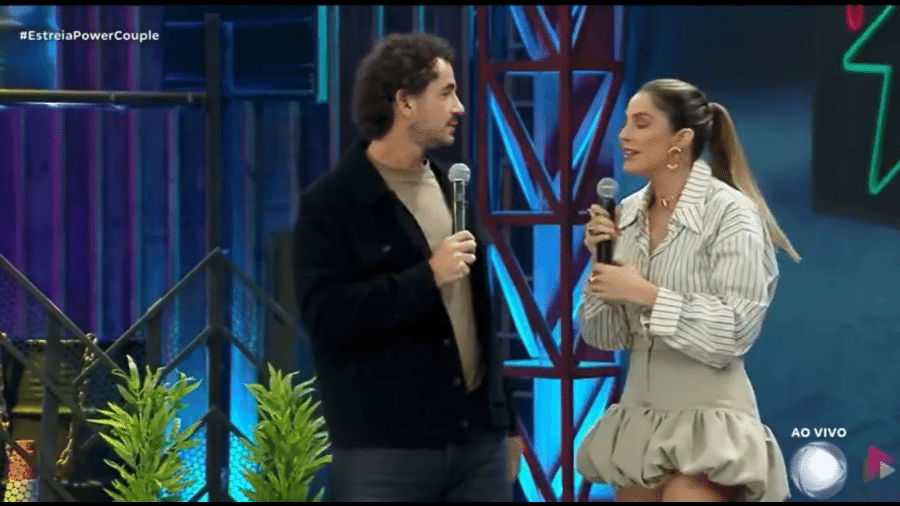 Power Couple: Estreia tem gafe de Felipe Andreoli Power Couple: Estreia tem gafe de Felipe Andreoli