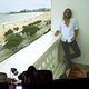 Taylor Hawkins, do Foo Fighters, no hotel Copacabana Palace - Reprodução / Youtube