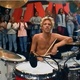 Taylor Hawkins no "Programa Livre", apresentado por Serginho Groisman, em 1996 - Reprodução/SBT