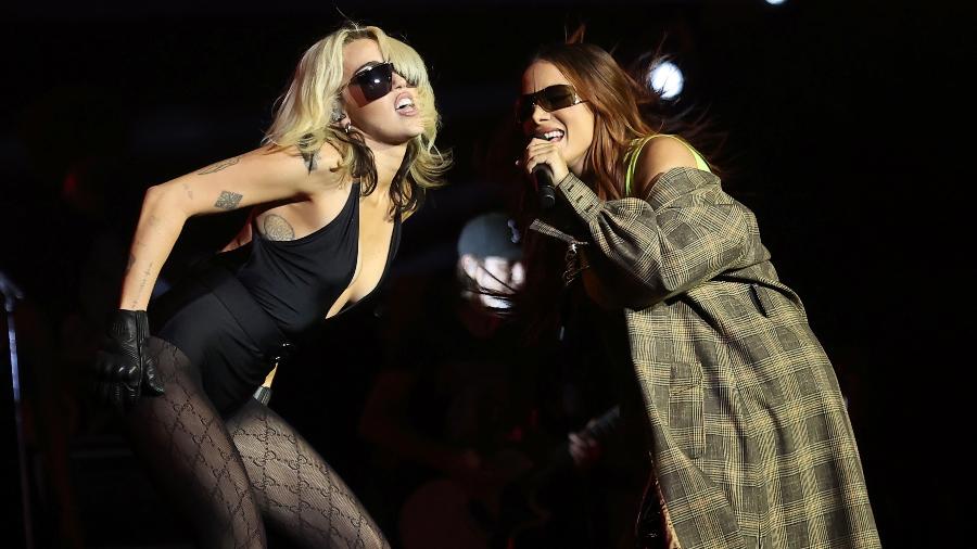 Miley Cyrus e Anitta cantaram "Boys Don"t Cry" juntas  - Manuela Scarpa/Brazil News