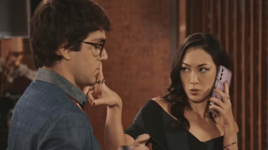 Guto (Daniel Rangel) e Mila (Ana Hikari) em 'Família É Tudo'