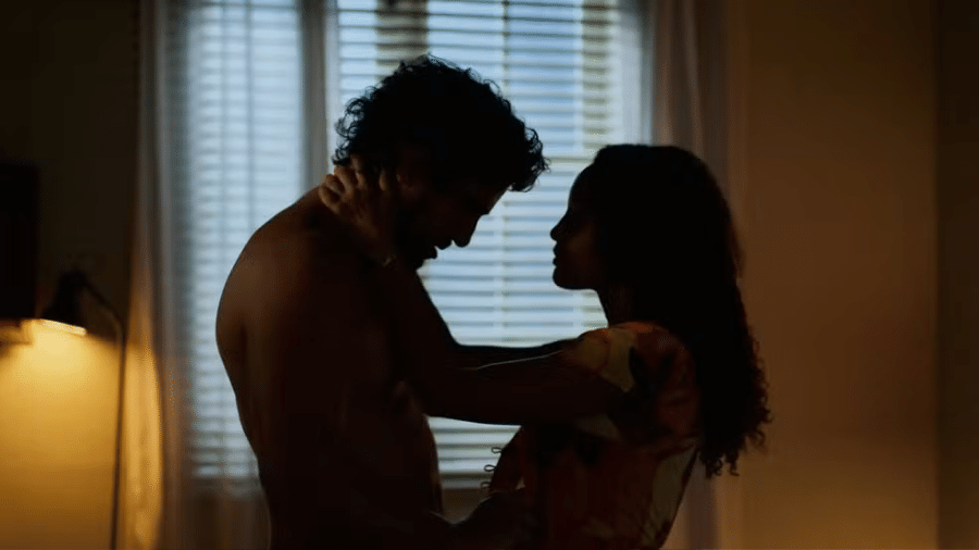 Ivan (Renato Góes) e Raquel (Taís Araujo) fazem sexo em 'Vale Tudo'