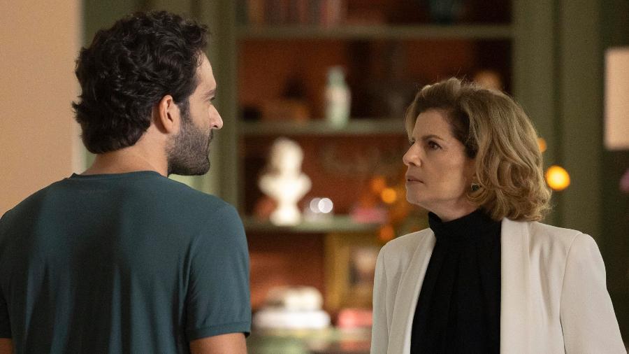 Afonso (Humberto Carrão) e Odete (Débora Bloch) em 'Vale Tudo' Afonso (Humberto Carrão) e Odete (Débora Bloch) em 'Vale Tudo'