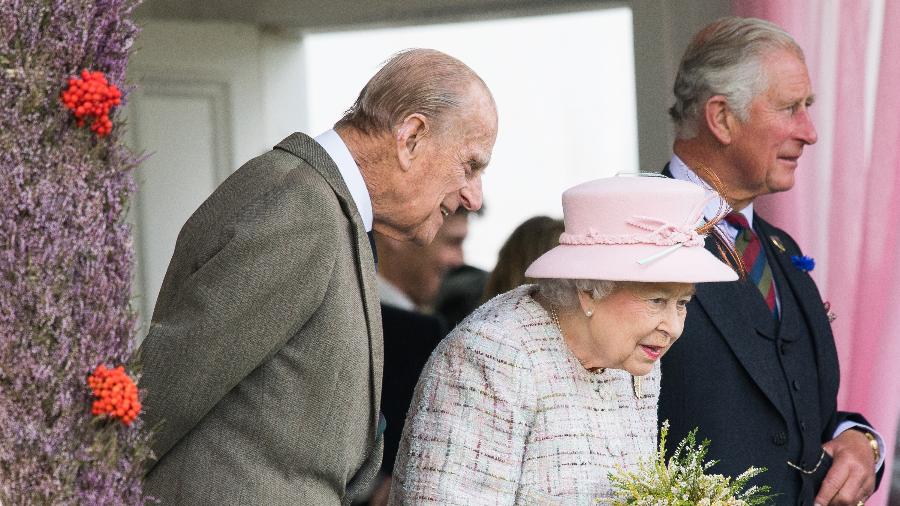 Príncipe Philip, rainha Elizabeth e príncipe Charles em 2017, no  Braemar Highland Gathering, na Escócia - Samir Hussein/Samir Hussein/WireImage