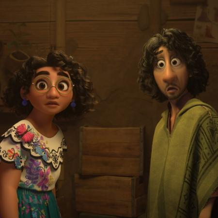 Mirabel e Bruno, de "Encanto", dublados originalmente por Stephanie Beatriz e John Leguizamo - Walt Disney Animation Studios/Divulgação