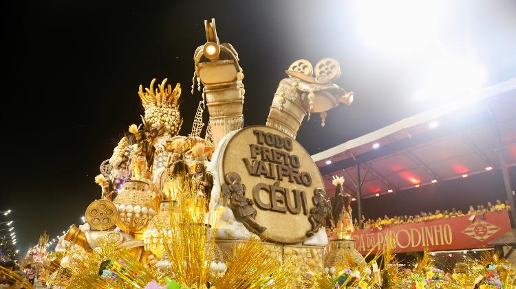 A Mocidade Alegre desfilou o samba-enredo 'Malunga Léa, Rapsódia de uma Deusa Negra'