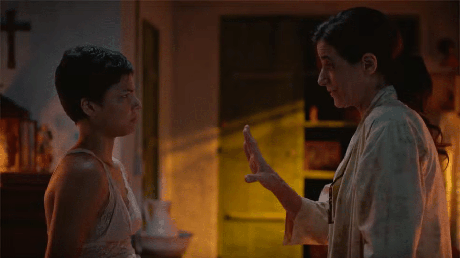 Margaridinha (Heloisa Honein) e Tia Salete (Mariana Lima) em "No Rancho Fundo" - Reprodução/Globo