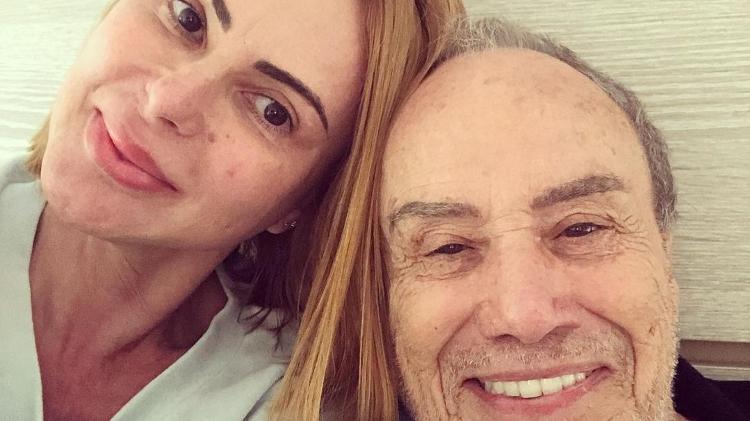 Mari Saade e Stênio Garcia curtem realizar fantasias na intimidade Mari Saade e Stênio Garcia curtem realizar fantasias na intimidade