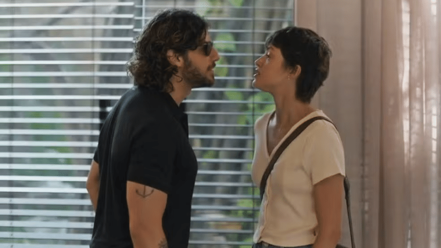 Mavi (Chay Suede) e Luma (Agatha Moreira) em 'Mania de Você'