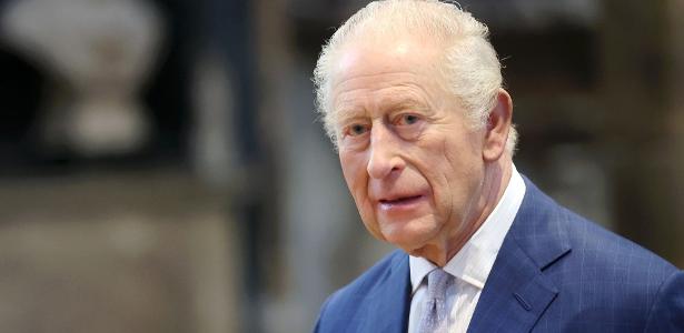 Rei Charles anuncia redução no tratamento contra o câncer