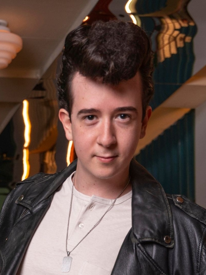 Garota do Momento: Topete ganha romance e nova vida em breve