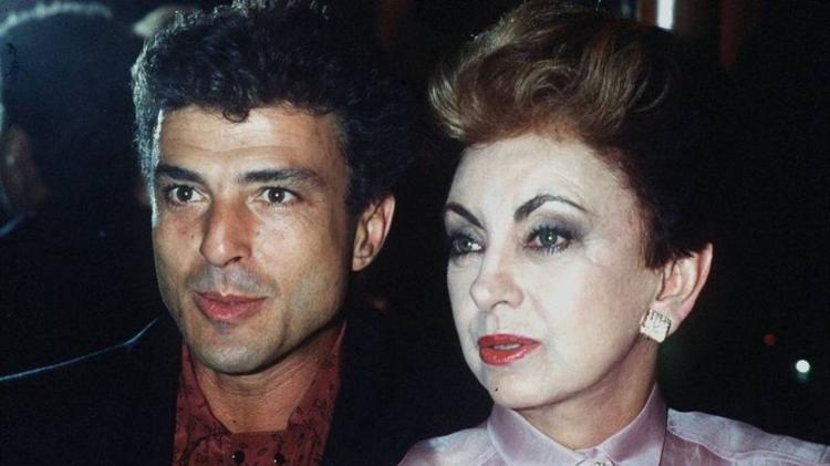 Carlos Alberto Ricelli e Beatriz Segall em 'Vale Tudo' (1988) Carlos Alberto Ricelli e Beatriz Segall em 'Vale Tudo' (1988)