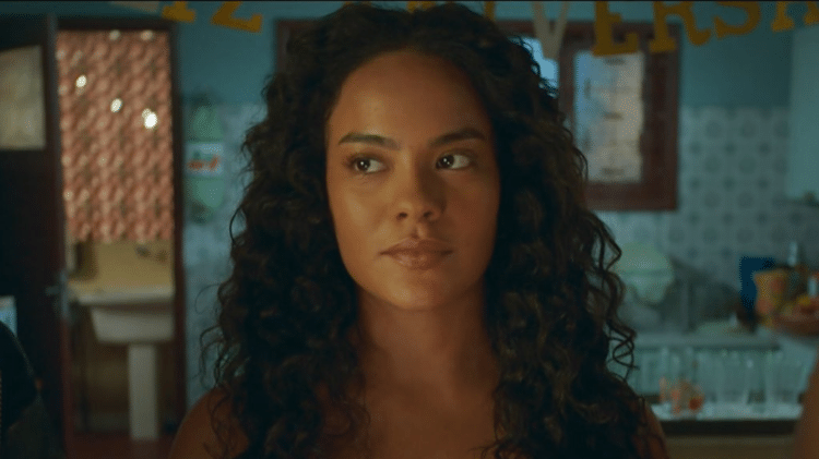 Bella Campos como Maria de Fátima no primeiro capítulo de 'Vale Tudo' Bella Campos como Maria de Fátima no primeiro capítulo de 'Vale Tudo'