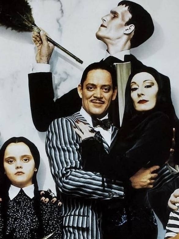 Qual o nome do mordomo da Família Addams? #bagoonza #wandinha #wandinh