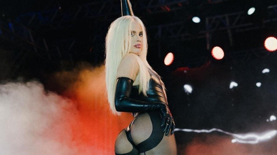 Luísa Sonza sensualizou em show no Rio de Janeiro com performance no pole dance - Reprodução/Instagram