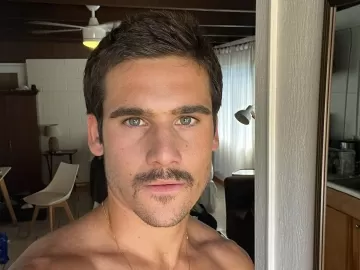 Nicolas Prattes revela se usa brinquedos no sexo e diz que curte anal