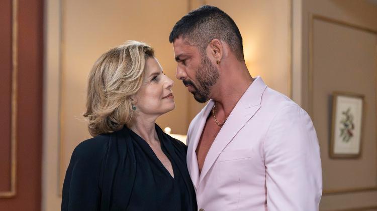 César (Cauã Reymond) e Odete (Debora Bloch) em Vale Tudo César (Cauã Reymond) e Odete (Debora Bloch) em Vale Tudo