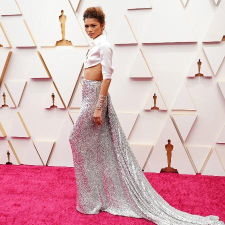 Zendaya apostou no brilho no tapete vermelho do Oscar 2022 - Getty Images
