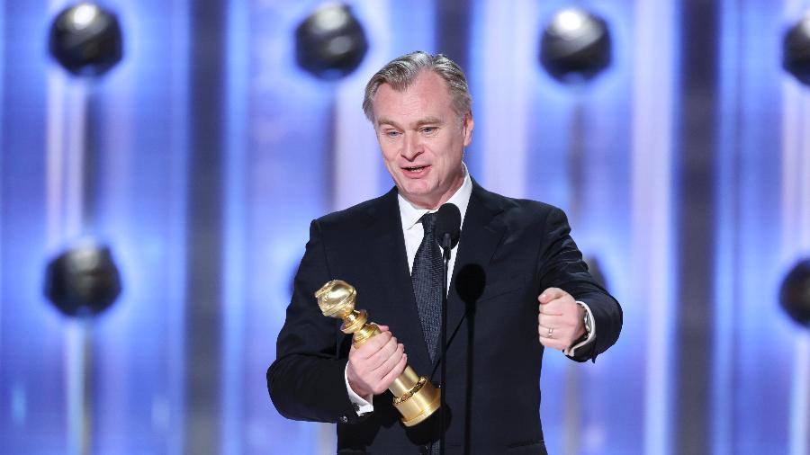 Christopher Nolan recebe o prêmio de Melhor Diretor por 'Oppenheimer'