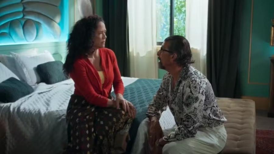 Doralice (Tereza Seiblitz) e Osmar (Milhem Cortaz) em "Volta por Cima" - Reprodução/Globo