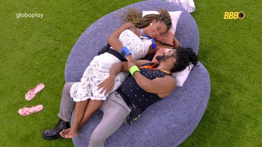 Aline e Diogo Almeida na área externa