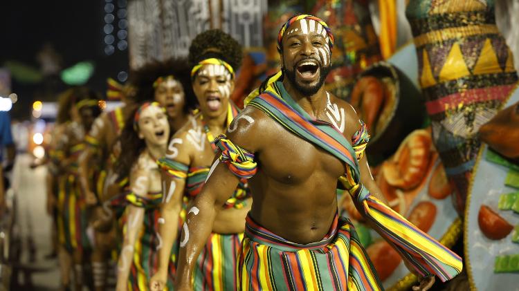 10.fev.2024 - Desfile da Acadêmicos do Tatuapé na primeira noite de carnaval no sambódromo do Anhembi.