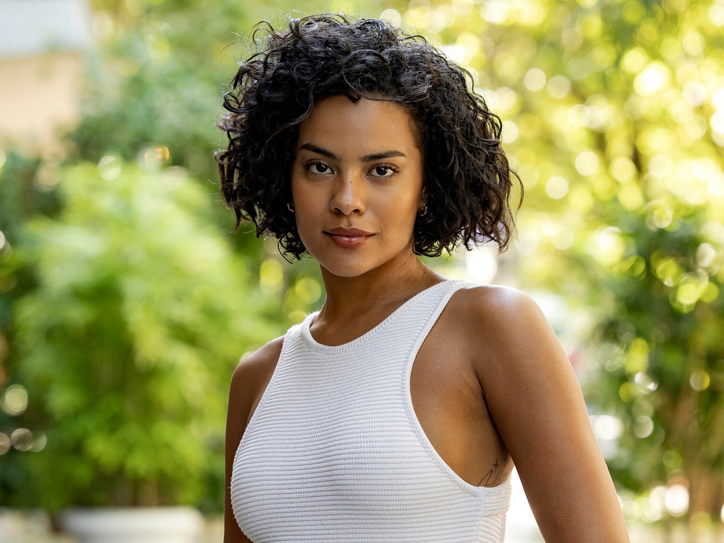 Vale Tudo: Bella Campos não sustenta personagem, diz Sonia Abrão