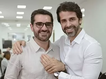 Jornalista Marcelo Cosme se casa com cardiologista