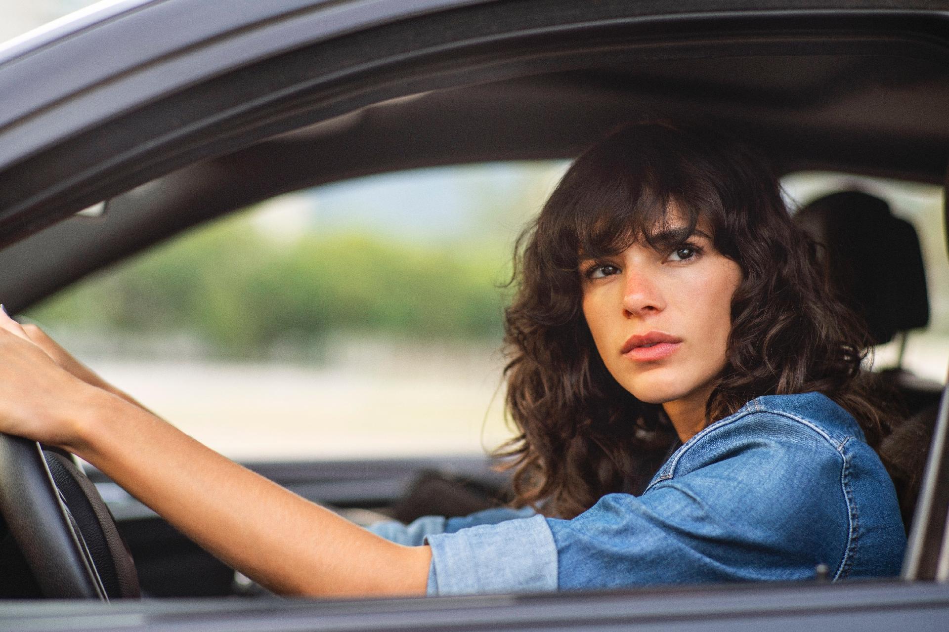 Bruna Marquezine em imagem da série 'Maldivas' - Rachel Tanugi/Netflix