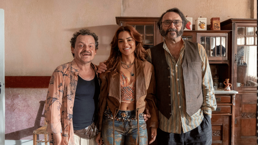 Norberto ( Matheus Nachtergaele), Lilith (Lucy Alves) e Rachid (Almir Sater) em 'Renascer'