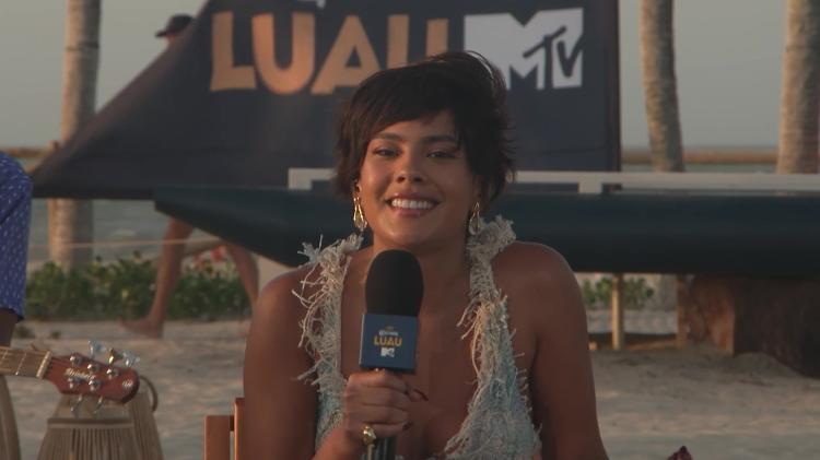 Bella Campos é apresentadora do Luau MTV