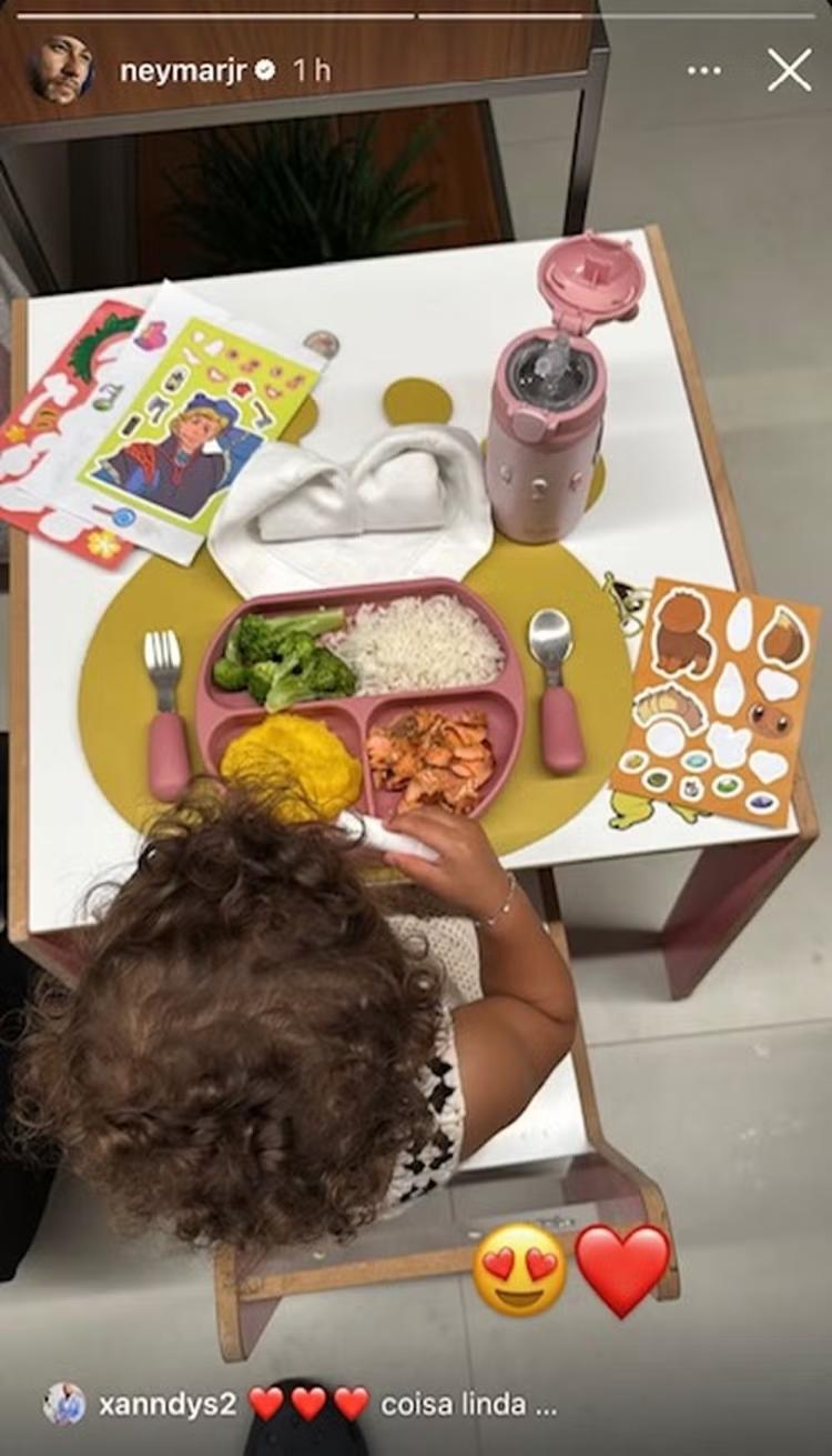 Neymar compartilha momento com Mavie Neymar compartilha momento com Mavie