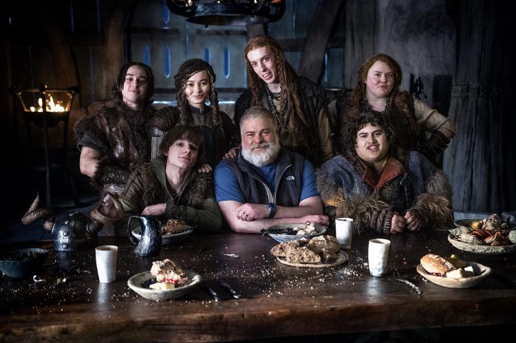O elenco de 'Como Treinar Seu Dragão' com o diretor Dean DeBlois O elenco de 'Como Treinar Seu Dragão' com o diretor Dean DeBlois