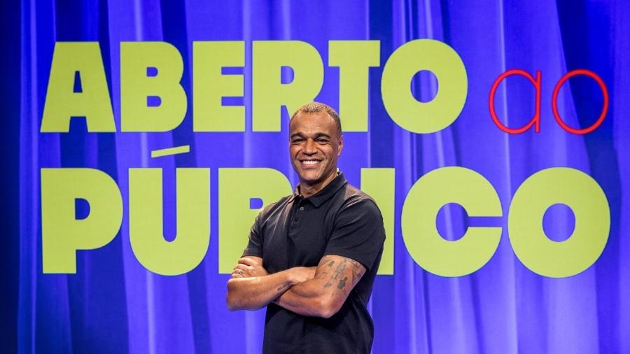 Denilson grava participação no programa Aberto ao Público - Créditos: Globo/Daniela Toviansky