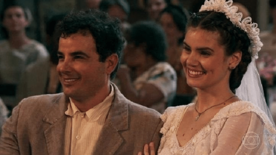 Zé dos Porcos (Anderson Di Rizzi) e Mafalda (Camila Queiroz) em 'Êta Mundo Bom' Zé dos Porcos (Anderson Di Rizzi) e Mafalda (Camila Queiroz) em 'Êta Mundo Bom'