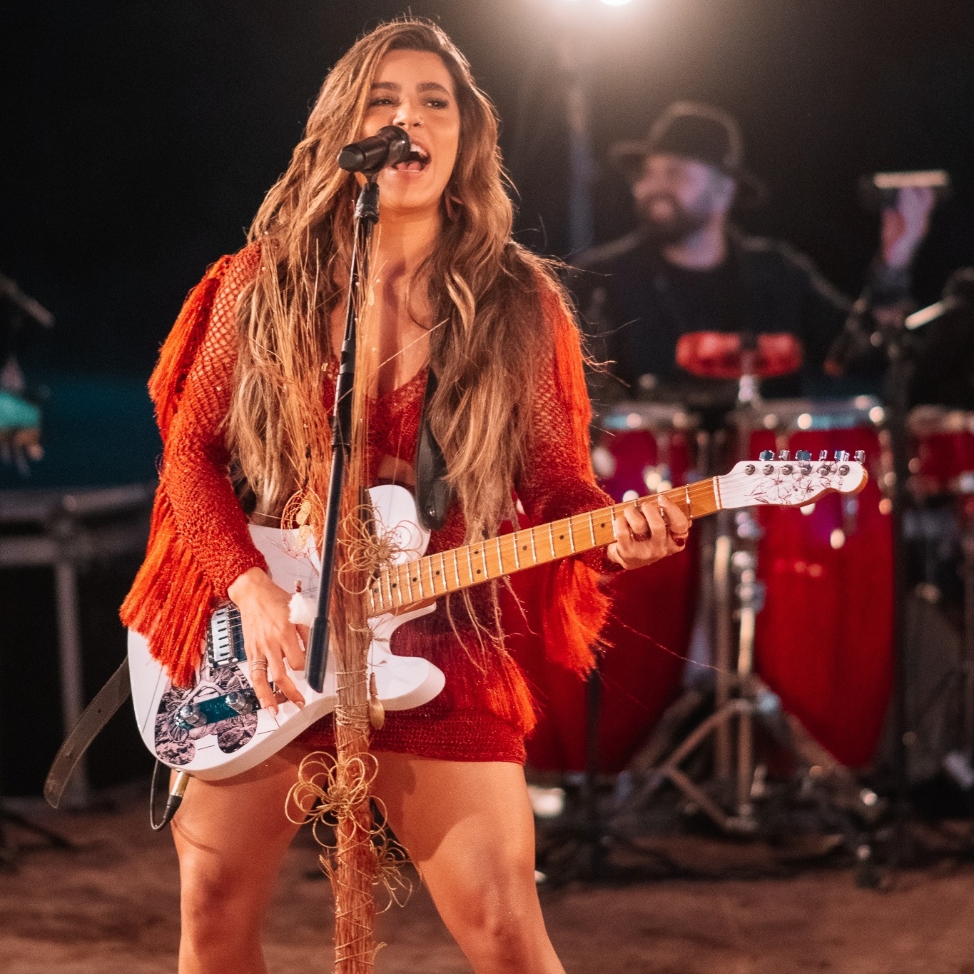Cantora sertaneja Lauana Prado lança Natural, disco gravado no Jalapão