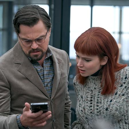 Dr. Randall Mindy (Leonardo DiCaprio) e Kate Dibiasky (Jennifer Lawrence) em "Não Olhe para Cima" - Niko Tavernise/Netflix