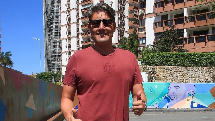 Bruno De Luca chega para votar no Rio