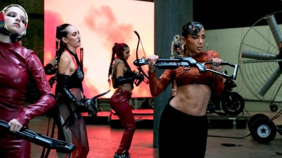 Anitta no clipe de "Faking Love", sua nova música com a rapper Saweetie - Divulgação