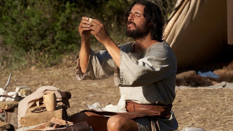 O premiado ator Jonathan Roumie é Jesus na série "The Chosen: Os Escolhidos", do canal History - Divulgação/History