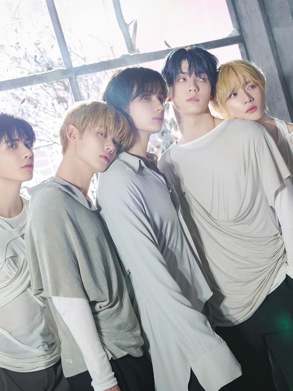 アイドル TXT TXT retorna com sétimo miniálbum 'The Star Chapter: Sanctuary'